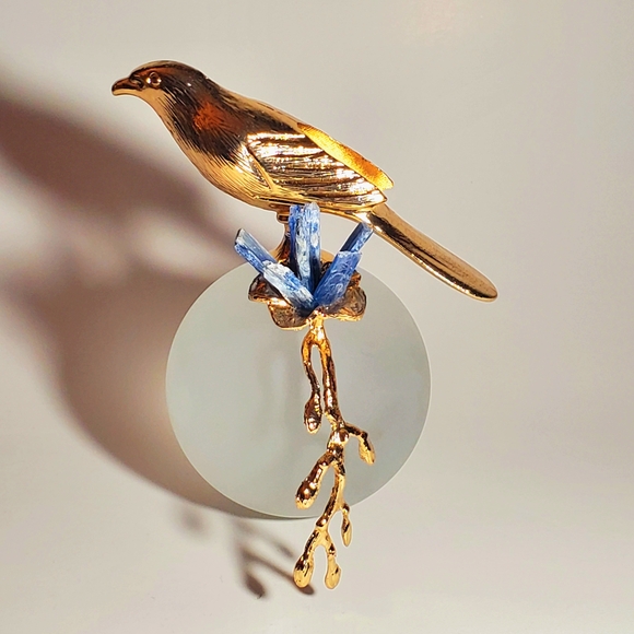 Modern Minimalist Art Glass Sculpture with Gold Tone Bird  & Quartz Gemstones - Picture 2 of 11